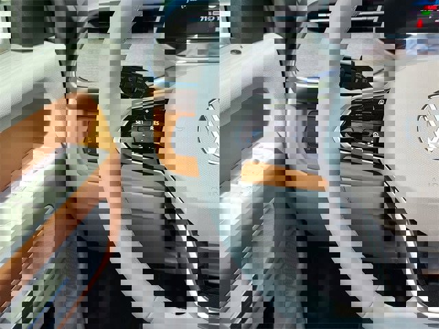 New 2025 Volkswagen ID. Buzz 1st Edition image 27