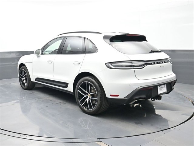 Used 2025 Porsche Macan image 3