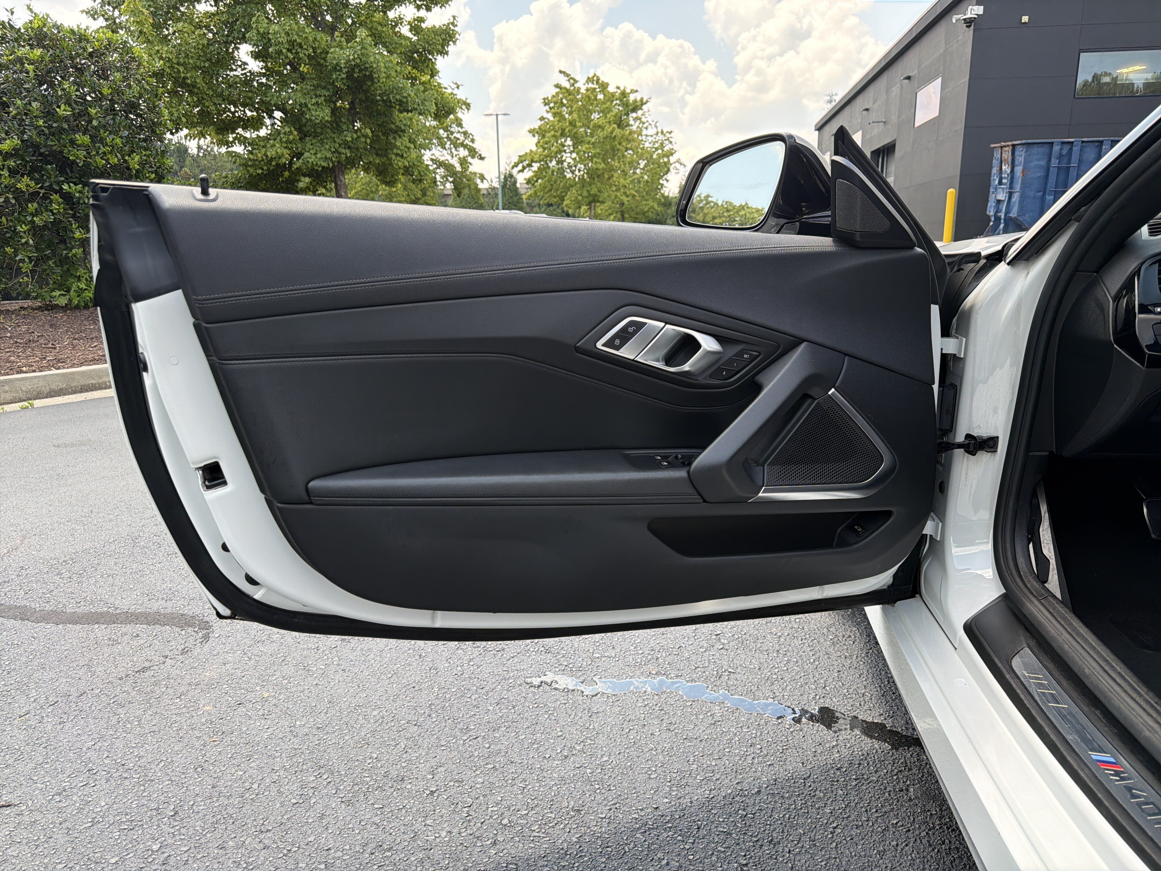 Used 2022 BMW Z4 M40i RWD image 16