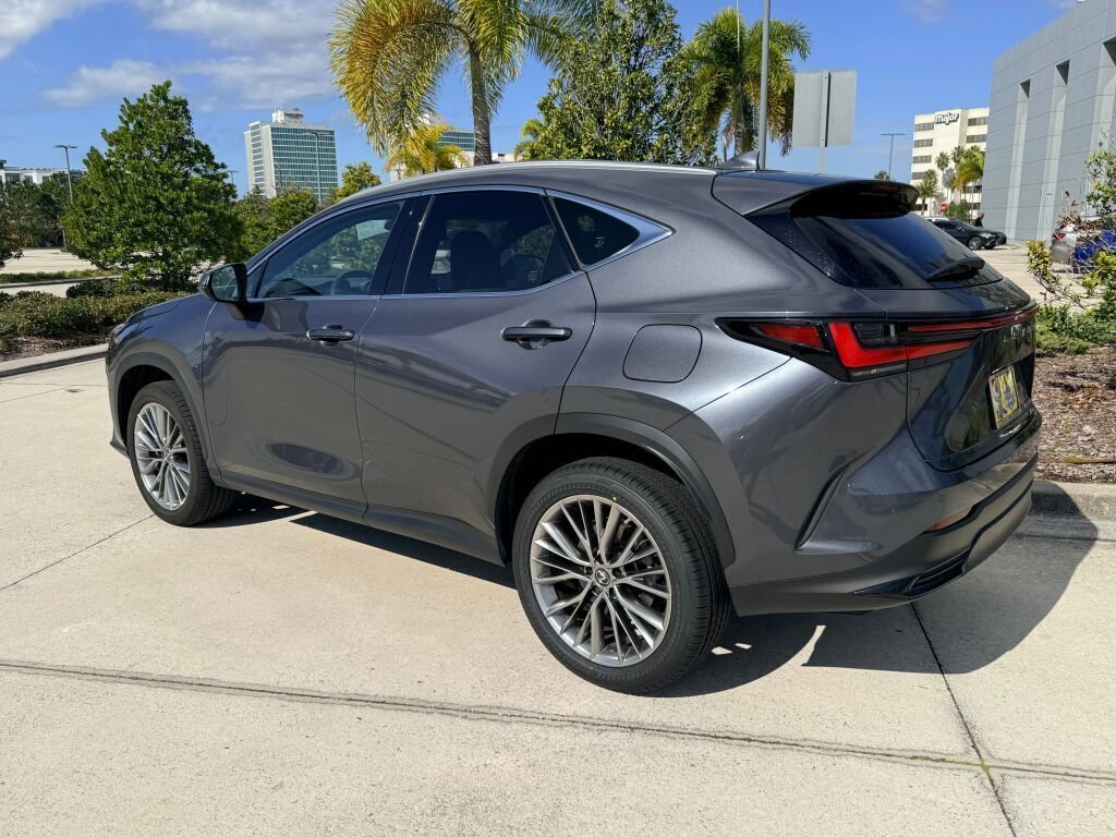 Used 2022 Lexus NX 350h AWD image 2