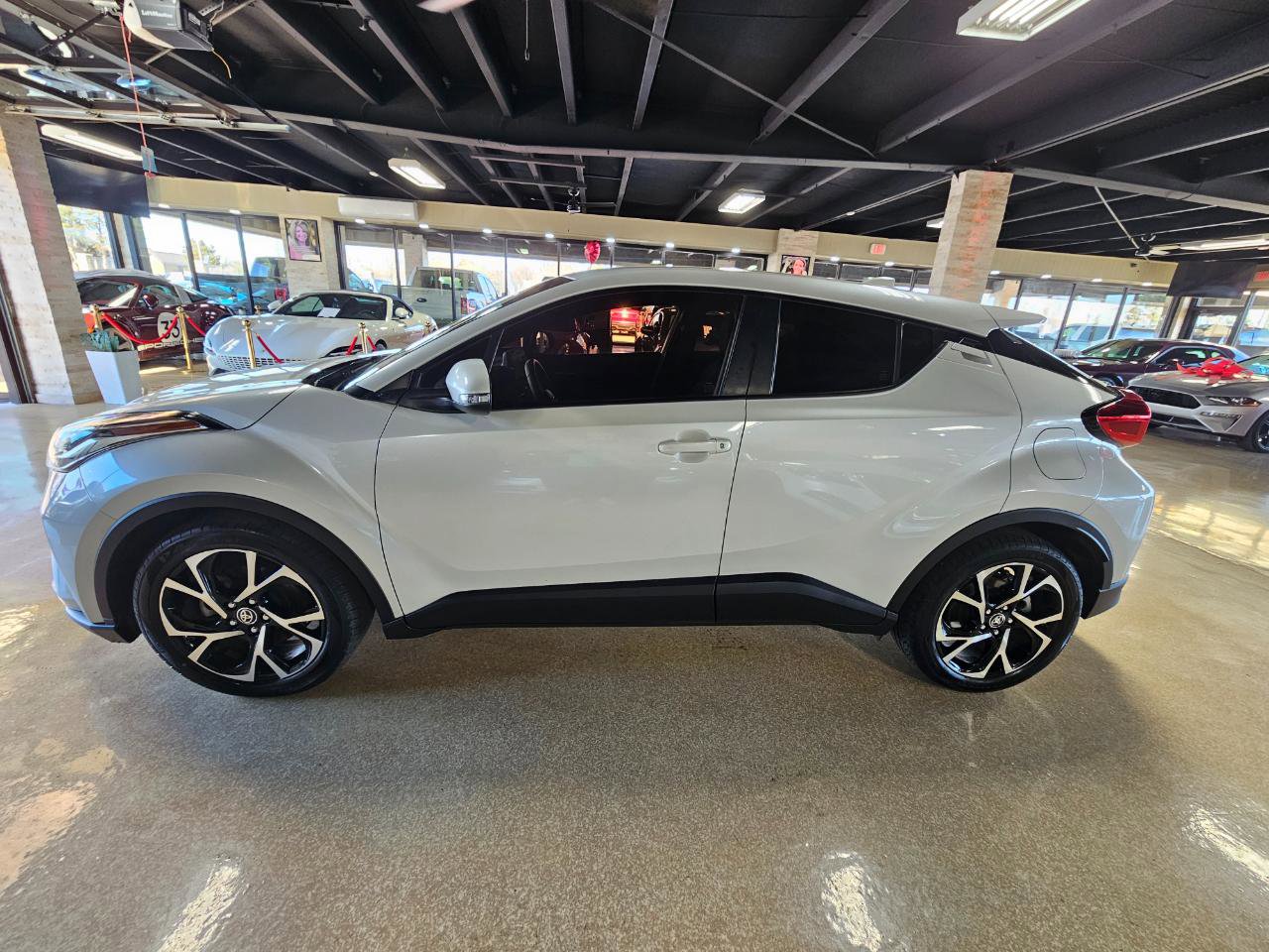 Used 2020 Toyota C-HR XLE image 4