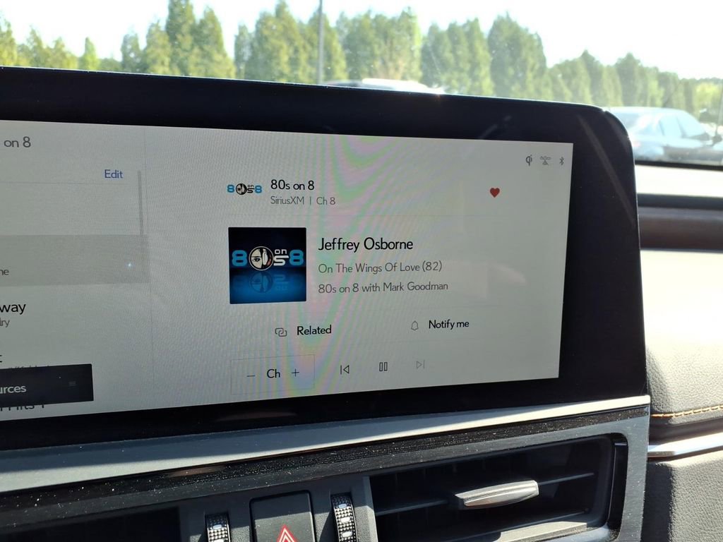 Used 2025 Lexus ES 300h Ultra Luxury w/ Accessory Package (Z2) image 19