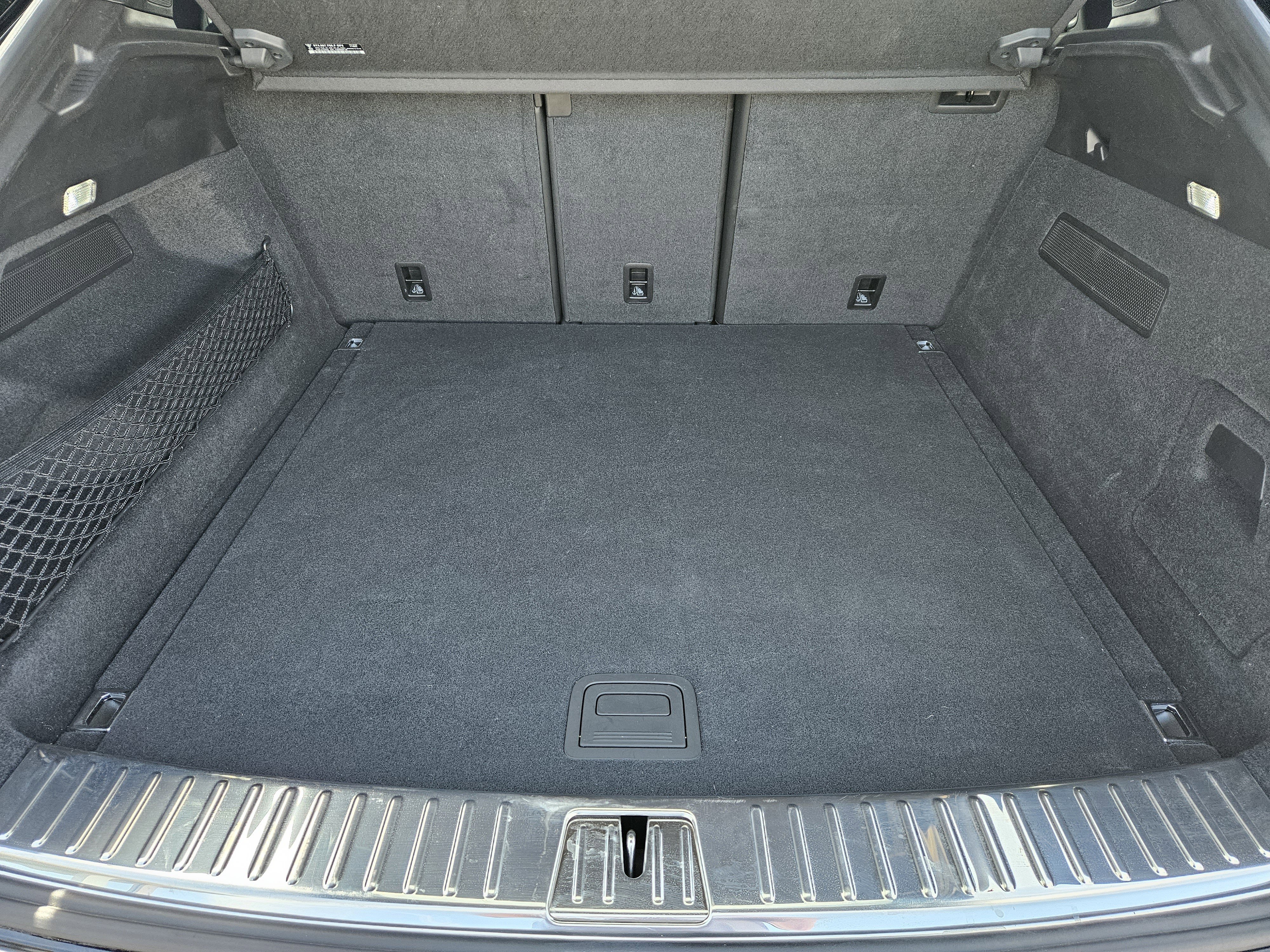 Used 2025 Porsche Cayenne image 31