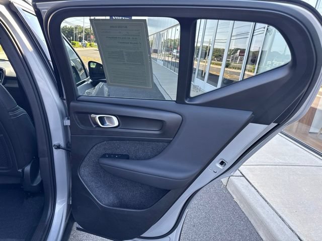 Certified 2025 Volvo XC40 B5 Plus AWD/4WD image 12