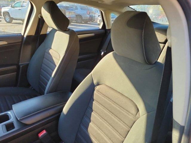 Used 2020 Ford Fusion SE image 18