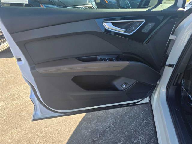 Used 2024 Audi Q4 e-tron Prestige image 24