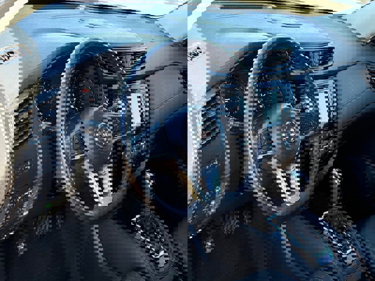 Used 2017 Nissan Rogue SL w/ SL Premium Package image 15