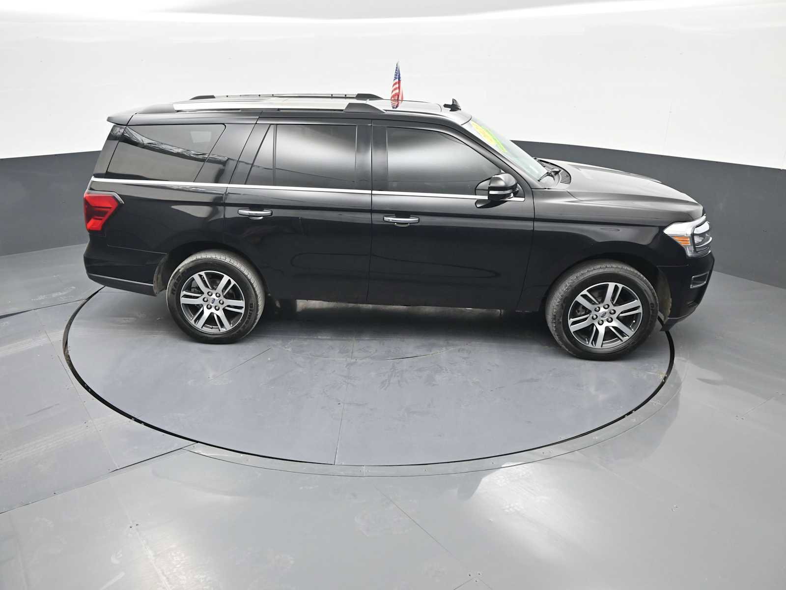 Used 2023 Ford Expedition Limited image 38