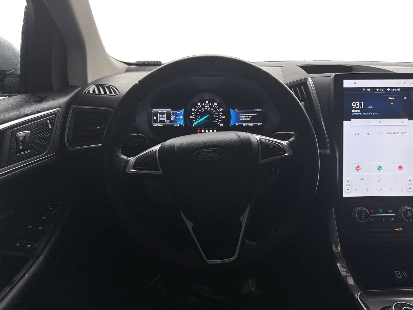 Used 2024 Ford Edge Titanium image 10