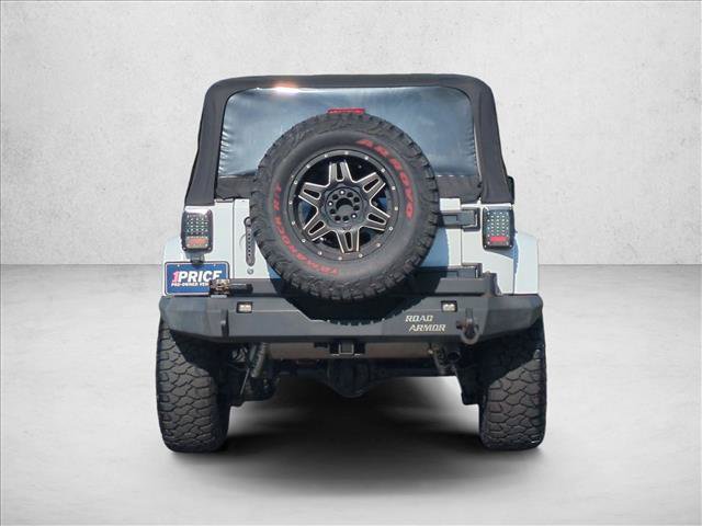 Used 2015 Jeep Wrangler Unlimited Rubicon w/ Connectivity Group AWD/4WD image 7