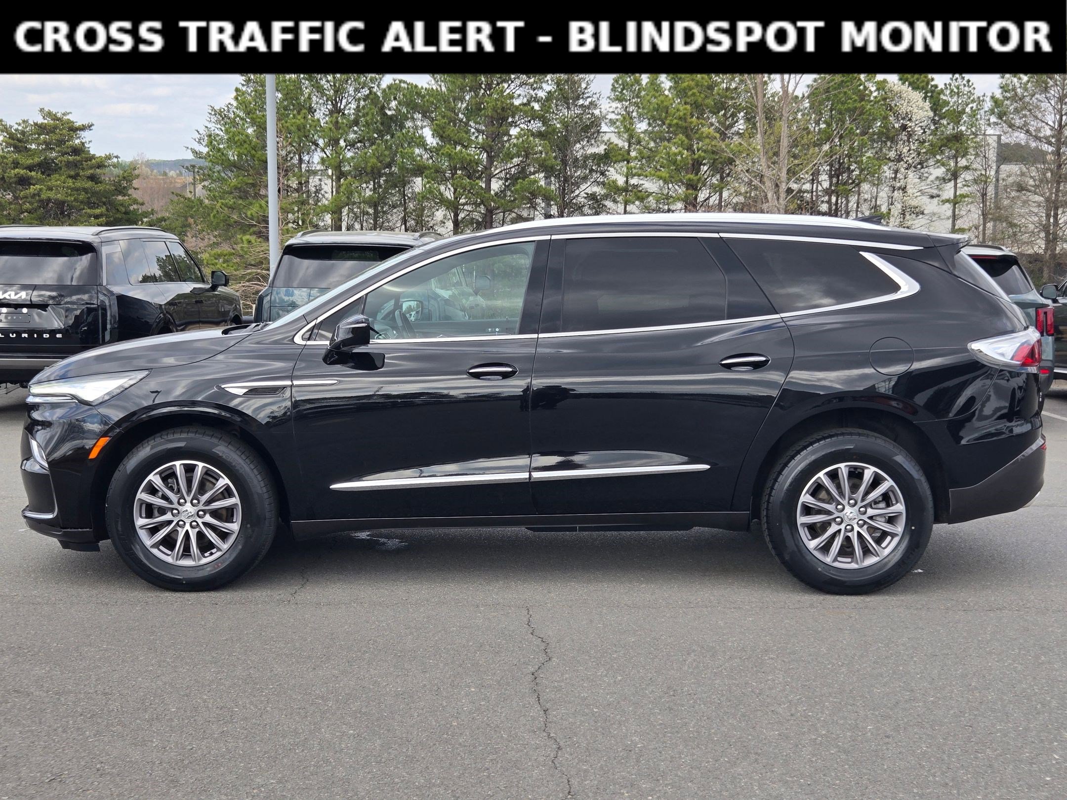 Used 2024 Buick Enclave Premium image 4