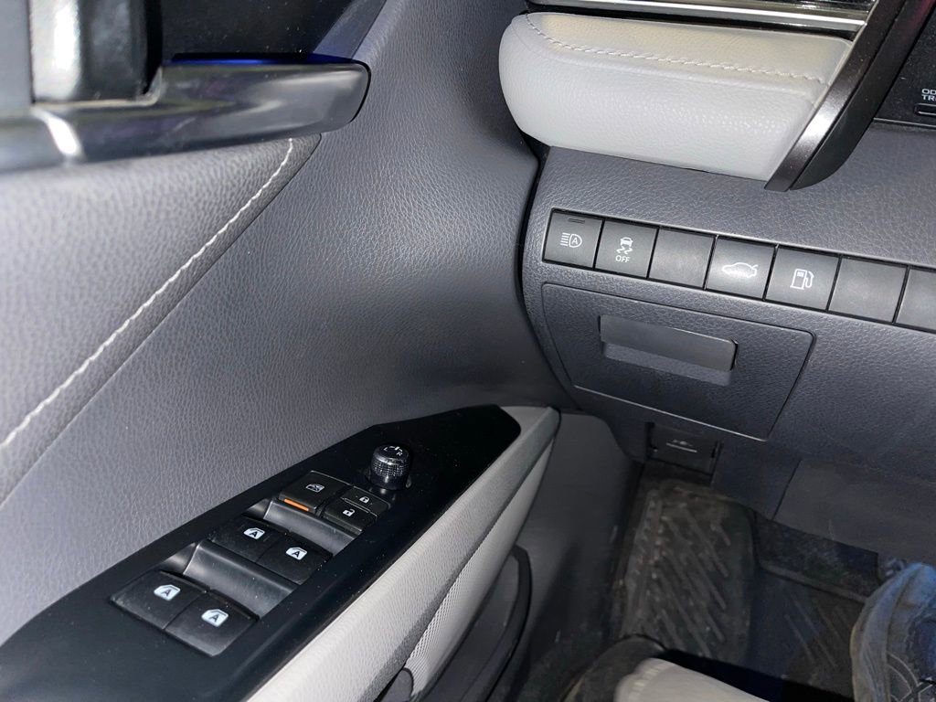 Used 2018 Toyota Camry XSE w/ Protection Package (Q2) image 12