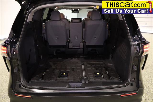 Used 2025 Toyota Sienna XLE image 28