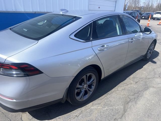 Used 2024 Honda Accord EX image 7