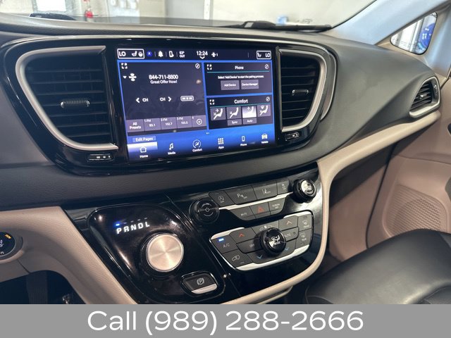 Used 2023 Chrysler Pacifica Touring-L FWD image 15