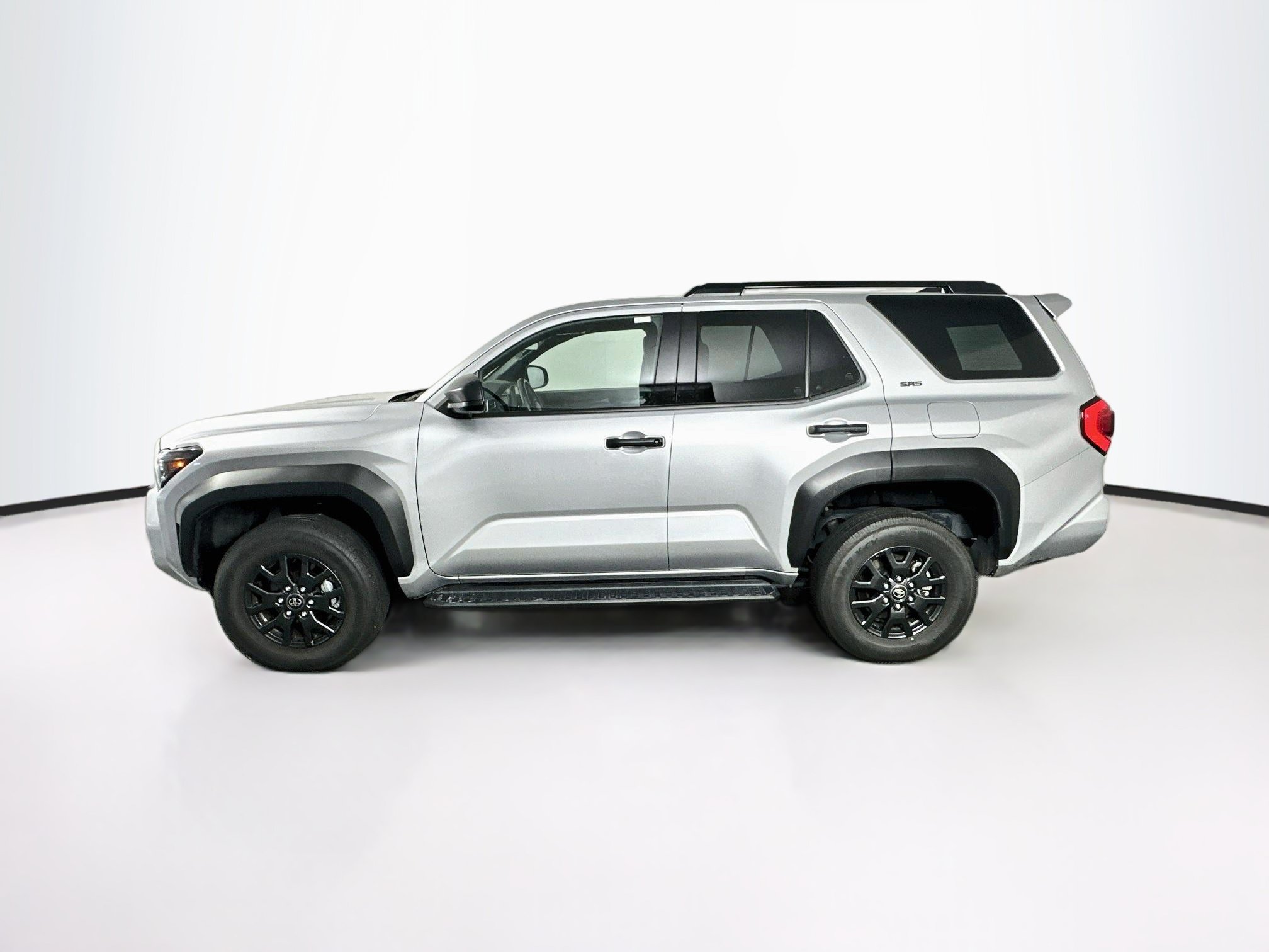 Used 2025 Toyota 4Runner SR5 AWD/4WD image 4