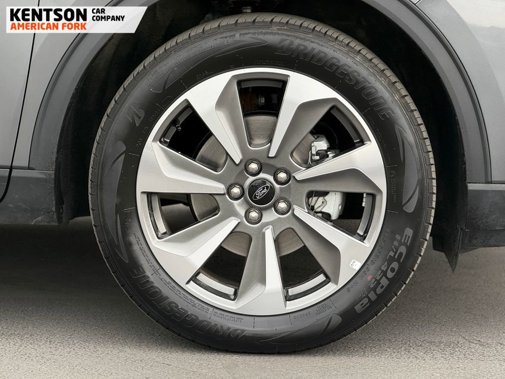 Used 2025 Ford Escape Platinum image 17