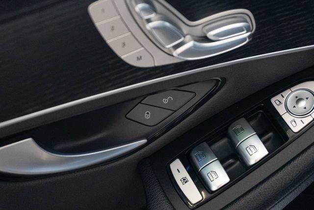 Used 2021 Mercedes-Benz GLC 300 image 17