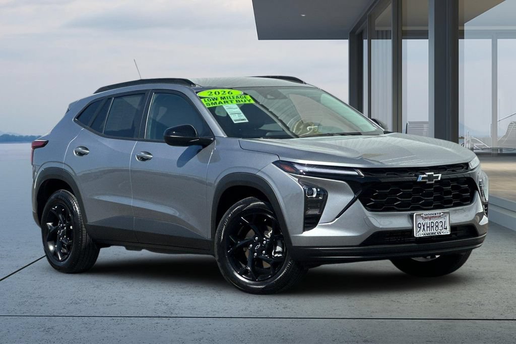 New 2026 Chevrolet Trax LT w/ Driver Confidence Package FWD image 2