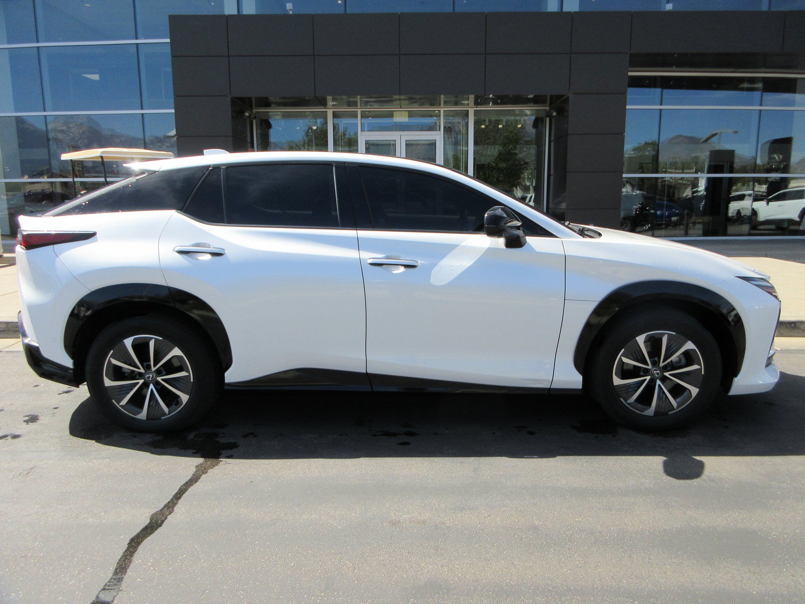 Used 2023 Lexus RZ 450e Premium w/ Technology Package AWD/4WD image 11