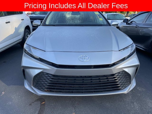 Used 2025 Toyota Camry LE FWD image 12