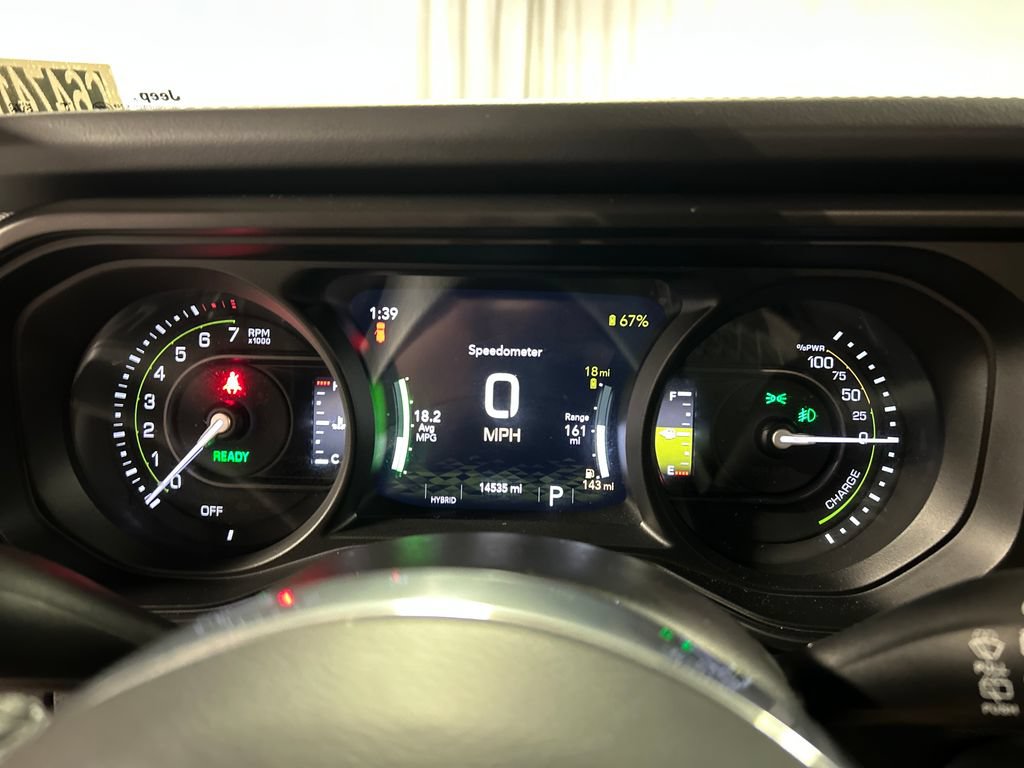 Used 2025 Jeep Wrangler Unlimited Sahara w/ Safety Group AWD/4WD image 16