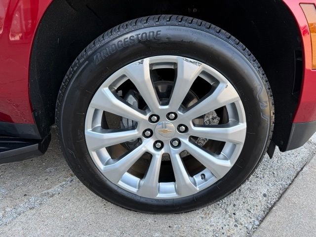 Used 2025 Chevrolet Tahoe Premier AWD/4WD image 12
