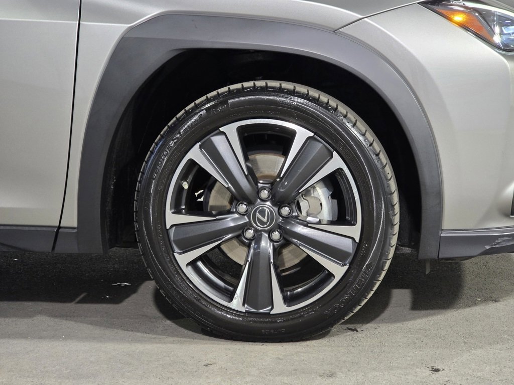 Used 2023 Lexus UX 250h FWD image 4
