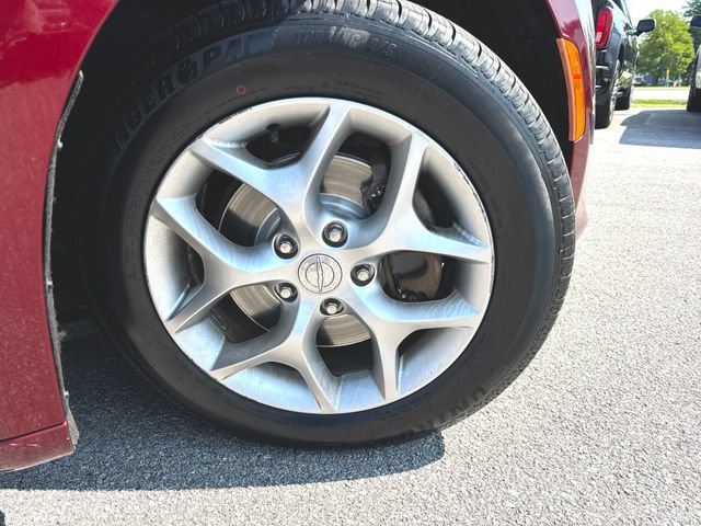 Used 2019 Chrysler Pacifica Touring-L Plus w/ Tire & Wheel Group FWD image 33