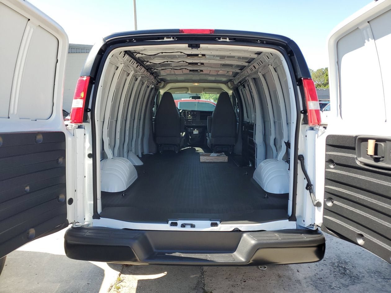 New 2026 GMC Savana 2500 Extended RWD image 9
