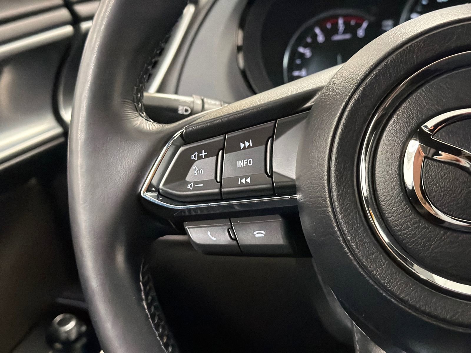 Used 2020 MAZDA CX-9 Signature image 24