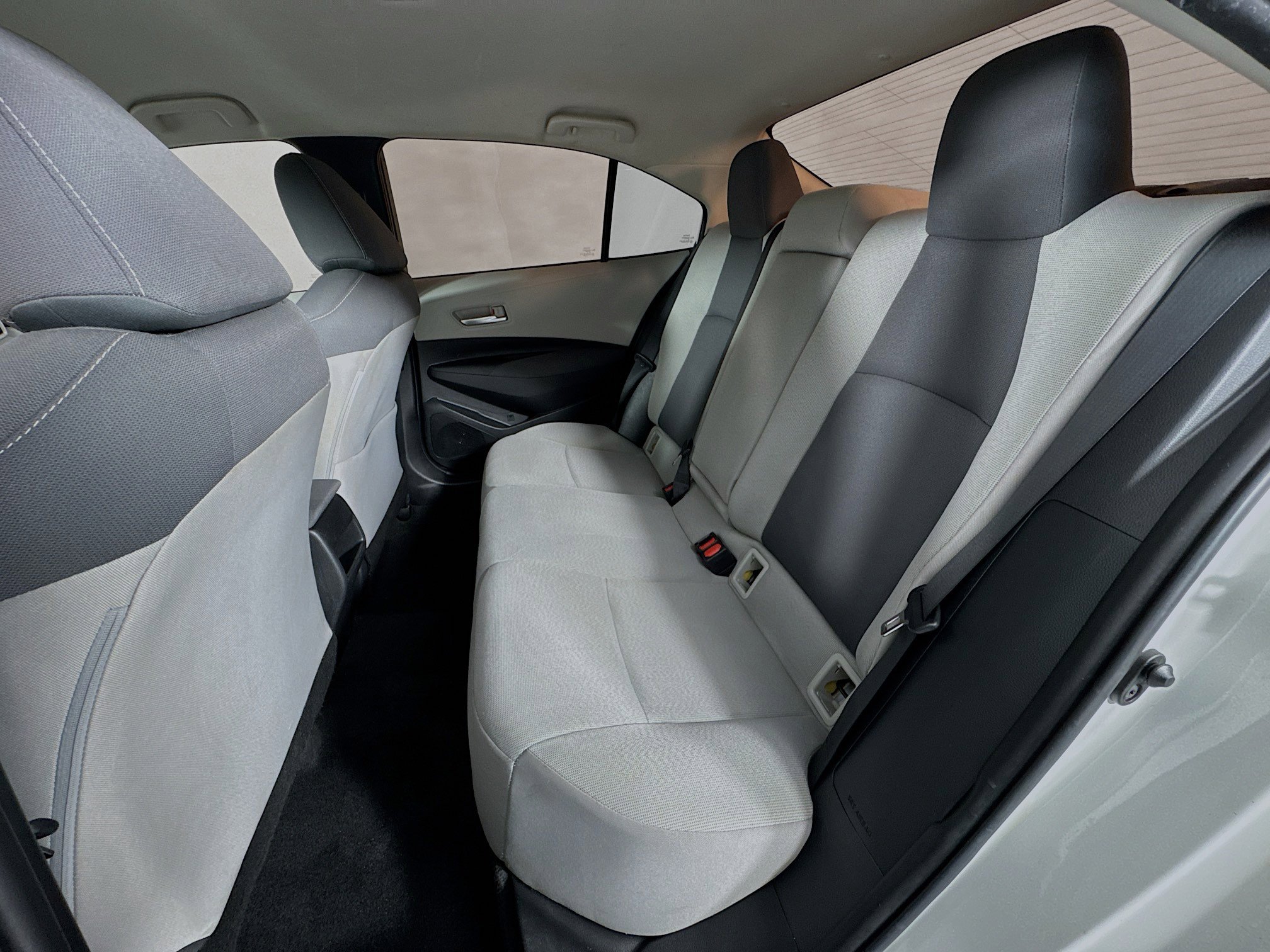 Used 2021 Toyota Corolla LE w/ LE Convenience Package image 22