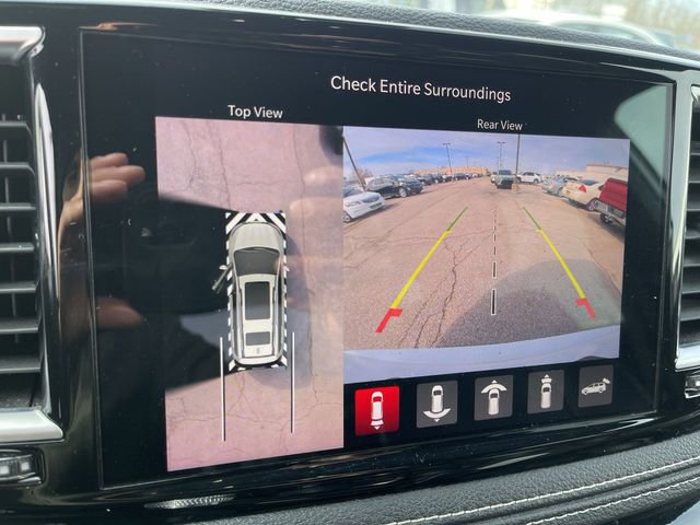 Used 2022 Chrysler Pacifica Limited w/ Uconnect Theater Family Group FWD image 17