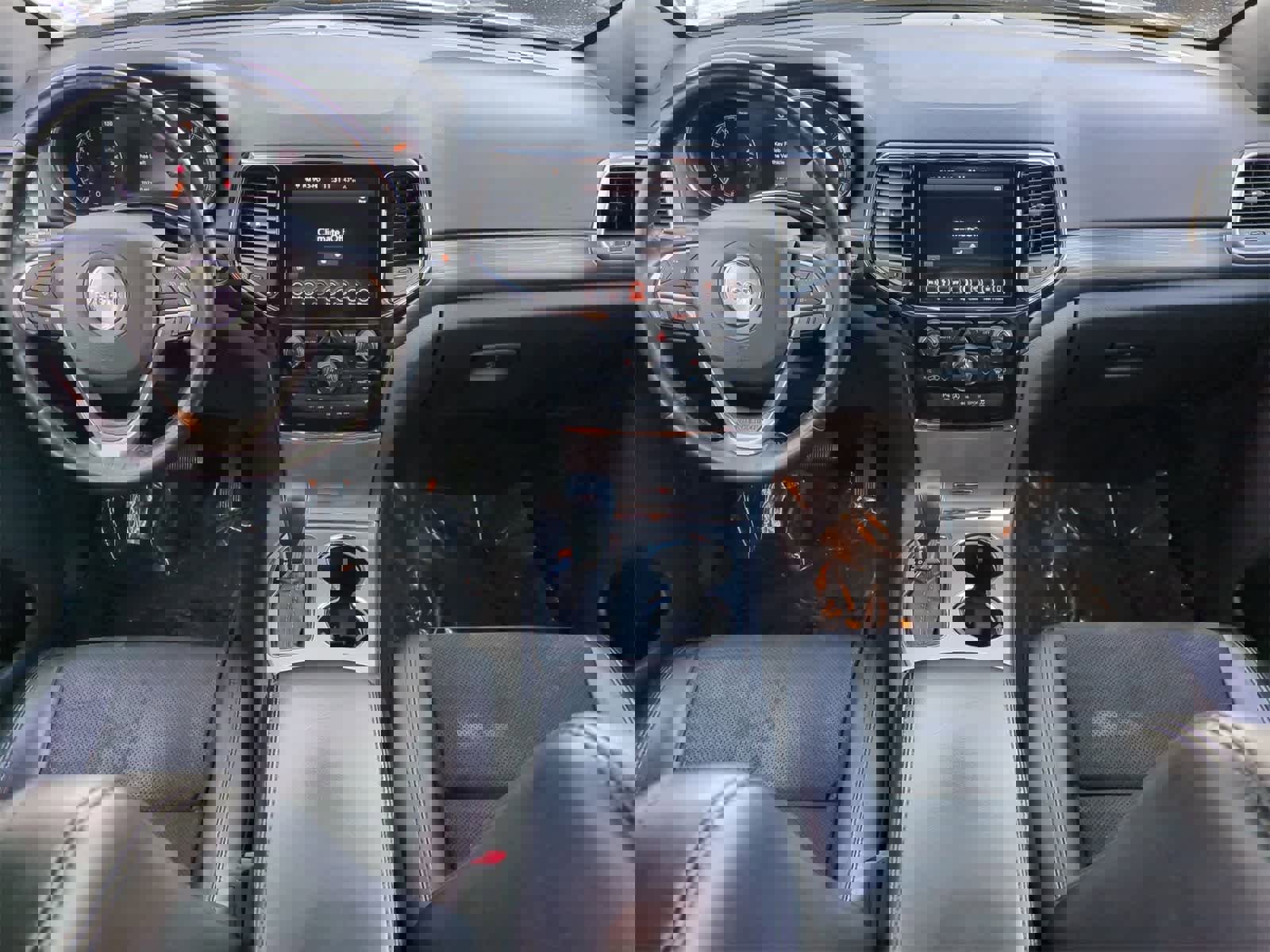 Used 2019 Jeep Grand Cherokee Altitude image 15