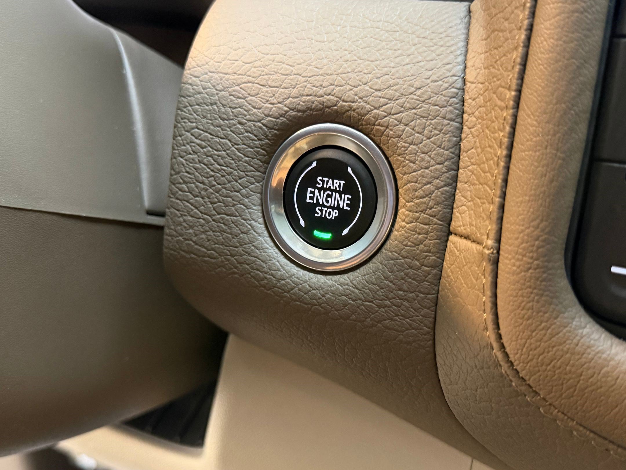 Used 2023 GMC Yukon XL Denali image 36