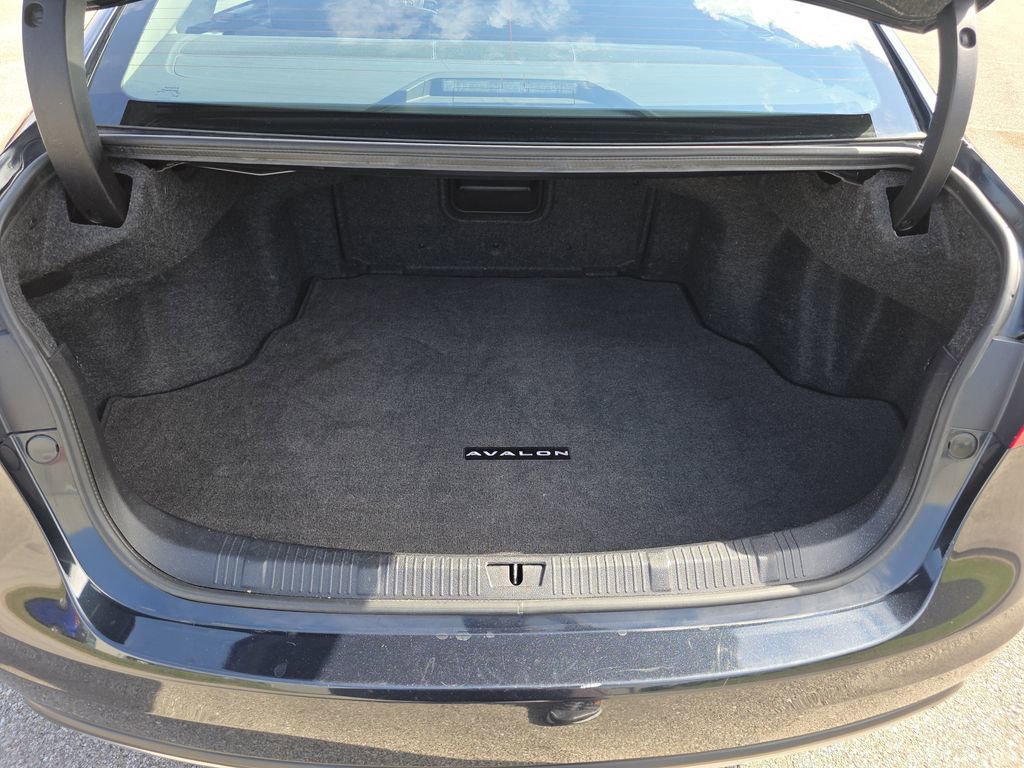 Used 2016 Toyota Avalon Touring image 16