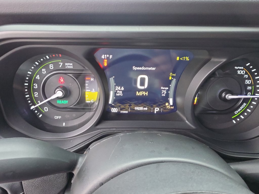 Used 2024 Jeep Wrangler Unlimited Rubicon 4xe w/ Convenience Group AWD/4WD image 17