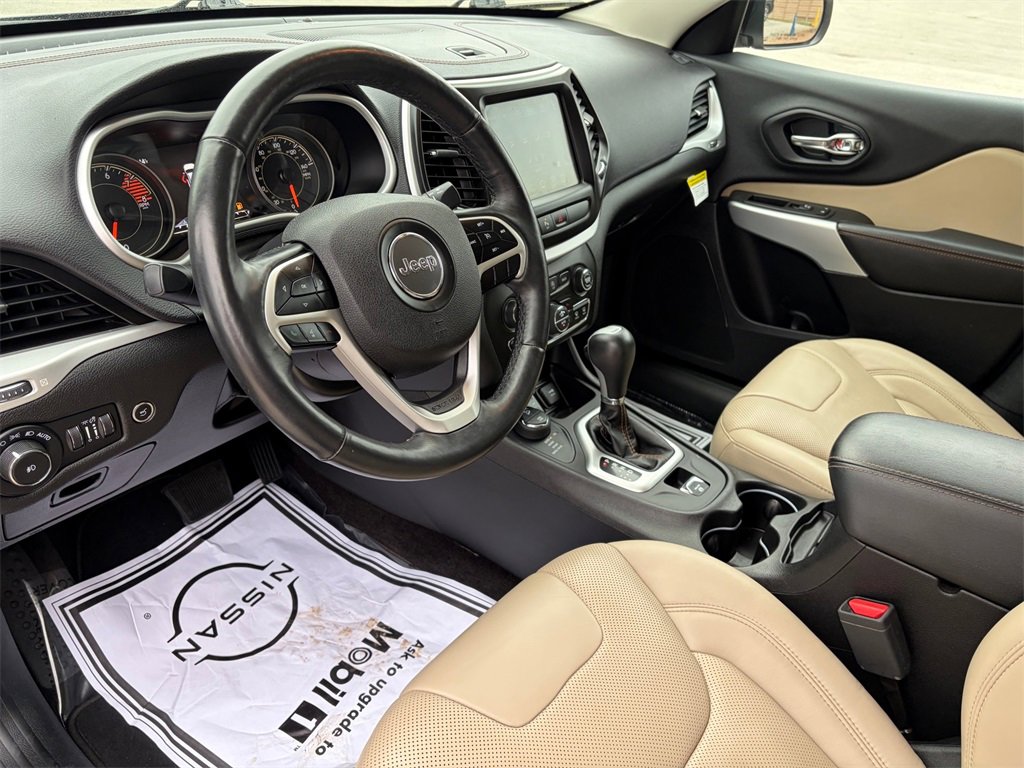 Used 2018 Jeep Cherokee Limited w/ Luxury Group image 10