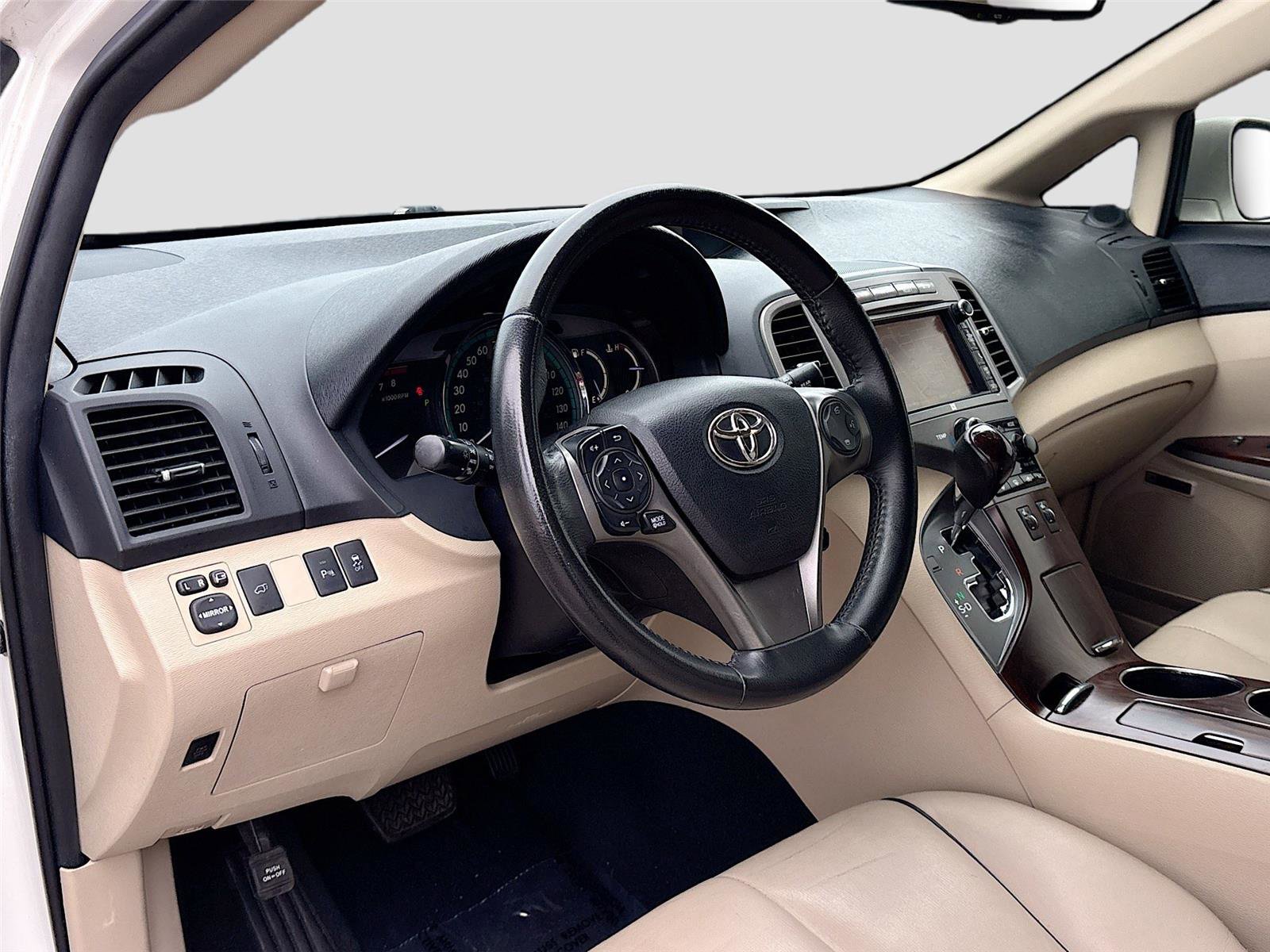 Used 2014 Toyota Venza Limited w/ Tow Prep Package FWD image 9