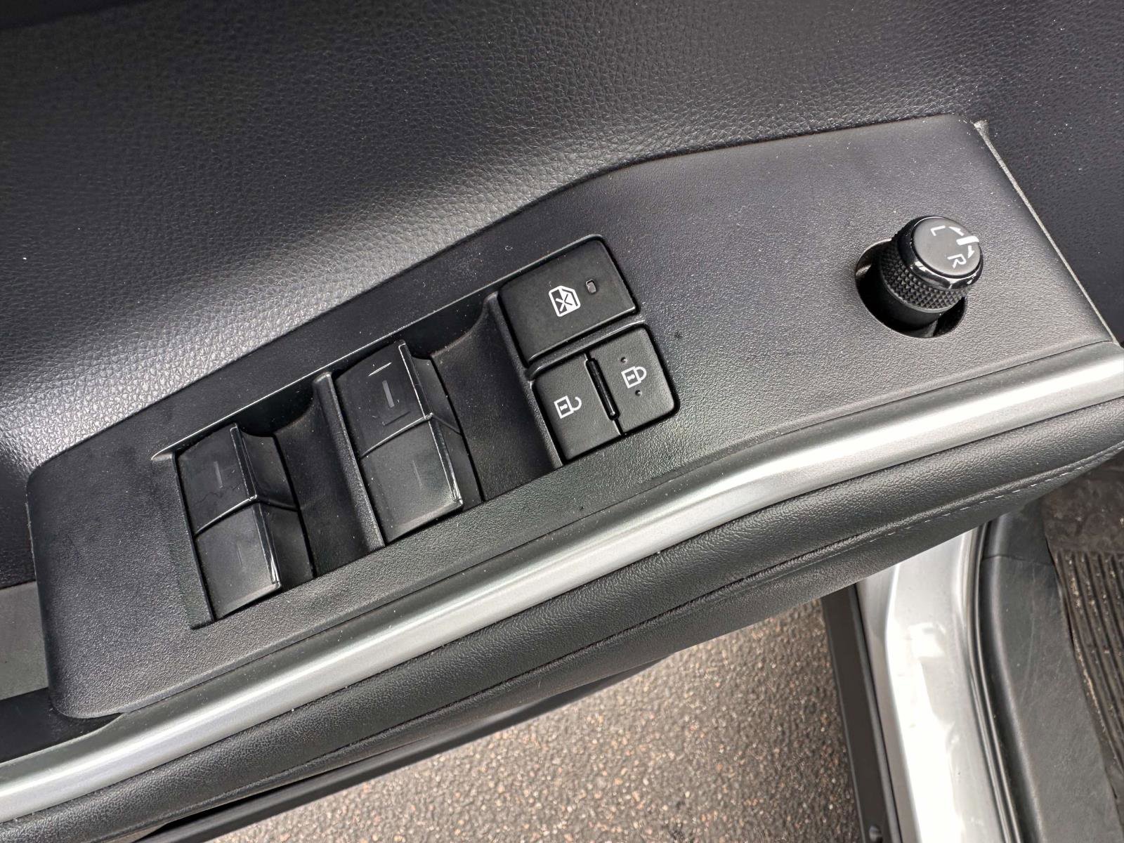 Used 2023 Toyota Highlander XSE AWD/4WD image 10