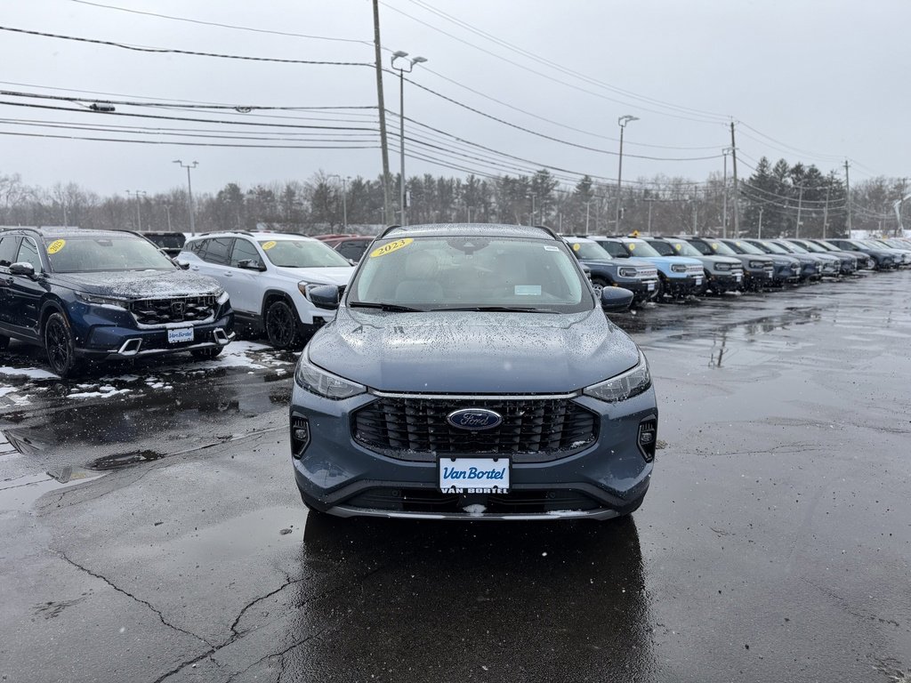 Certified 2023 Ford Escape Platinum w/ Premium Technology Package image 10
