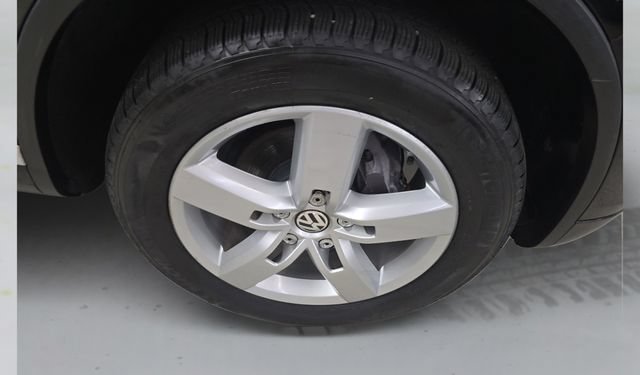 Used 2012 Volkswagen Touareg VR6 AWD/4WD image 17