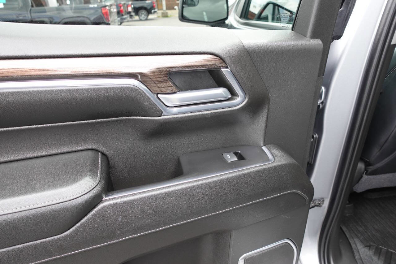 Used 2023 Chevrolet Silverado 1500 LT AWD/4WD image 23