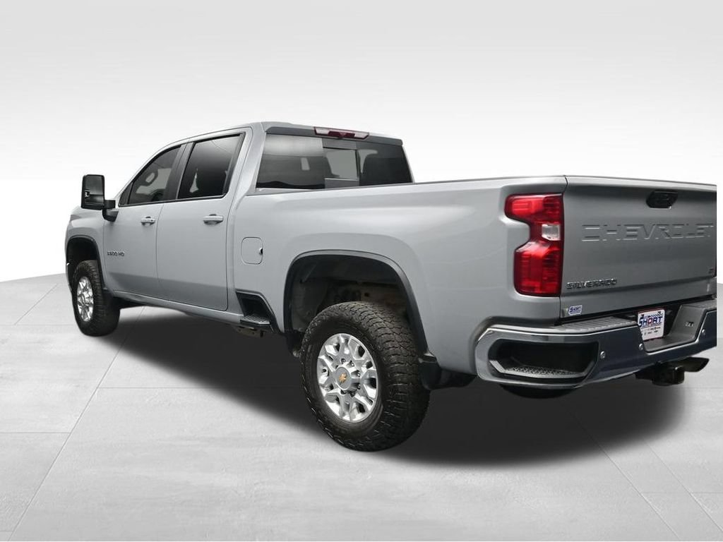 Used 2024 Chevrolet Silverado 3500 LT w/ Safety Package AWD/4WD image 3