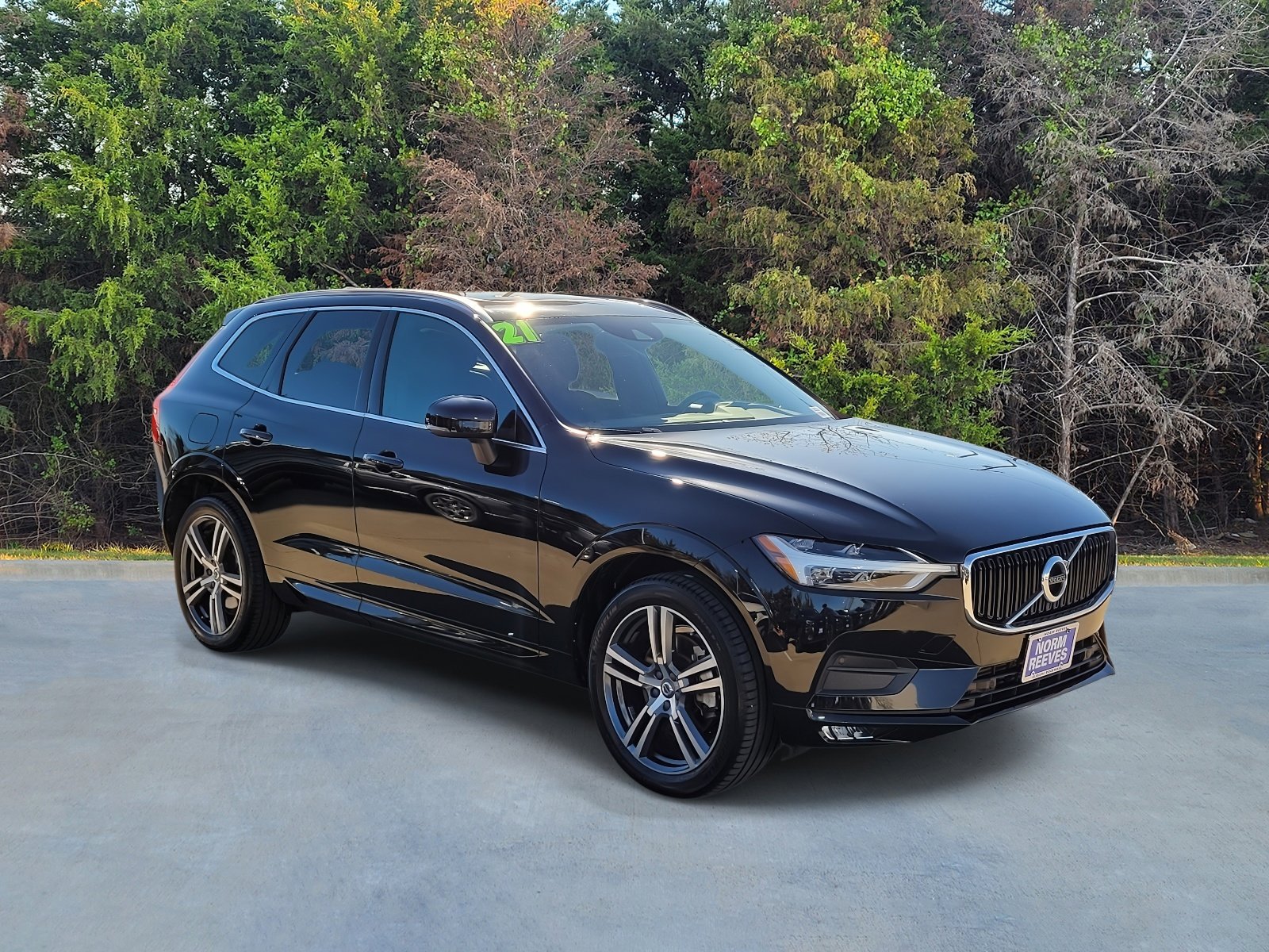 Used 2021 Volvo XC60 T6 Momentum w/ Premium Package image 16