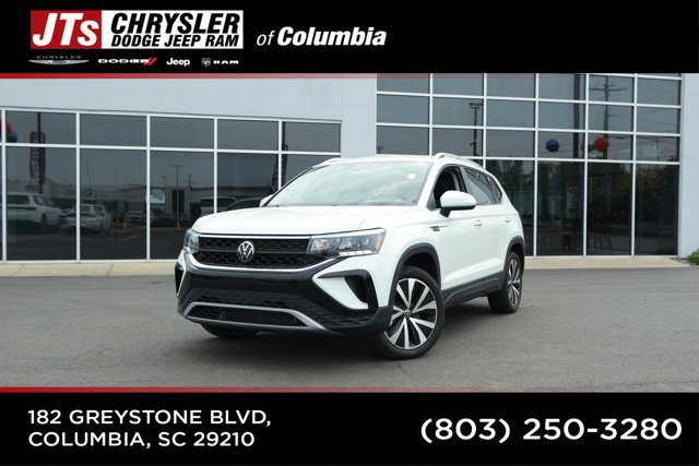 Used 2023 Volkswagen Taos SE FWD image 1