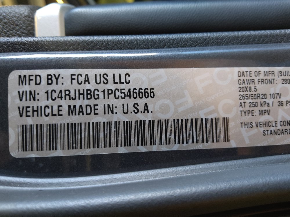 Used 2023 Jeep Grand Cherokee Limited w/ Luxury Tech Group II AWD/4WD image 33