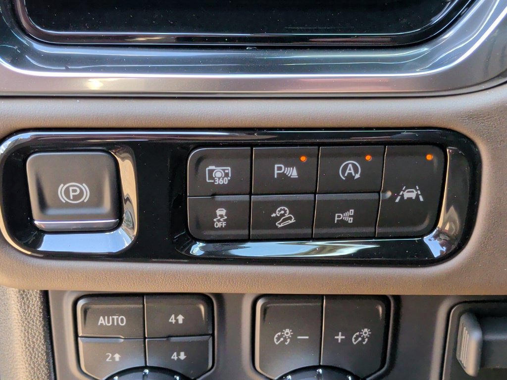 New 2026 GMC Yukon Denali Ultimate AWD/4WD image 16