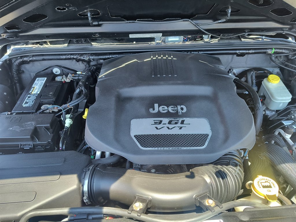 Used 2013 Jeep Wrangler Sport image 26