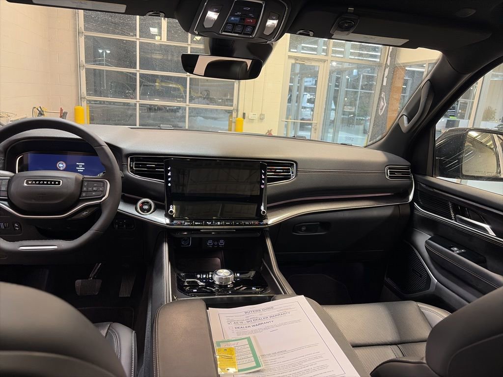 Used 2024 Jeep Wagoneer L 4WD w/ Premium Group I image 4